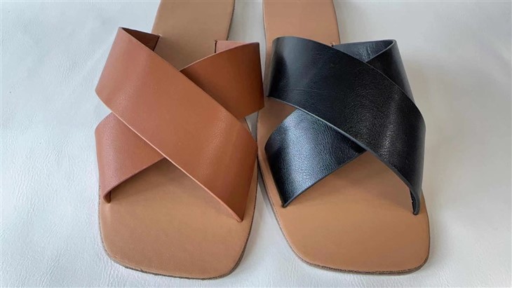 Fashion summer slippers details factory